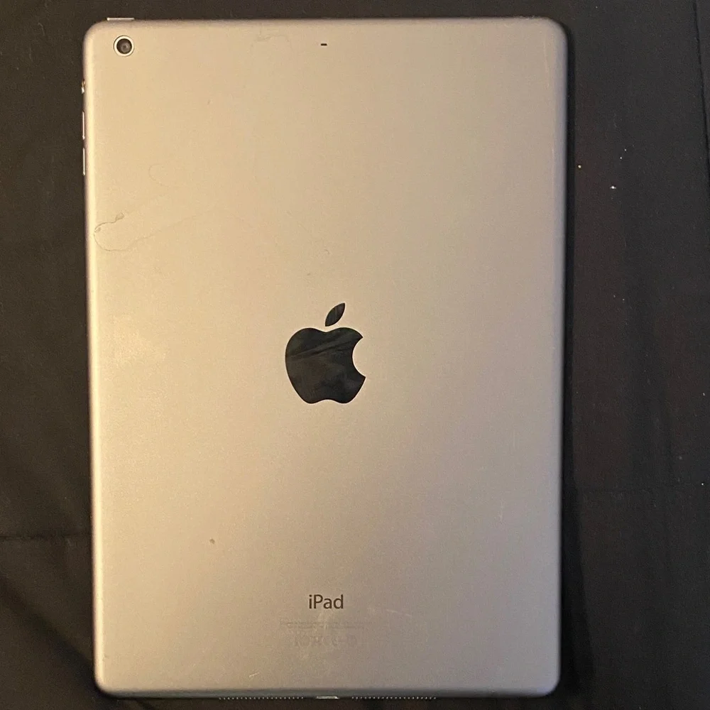 Apple iPad - Silver and Black